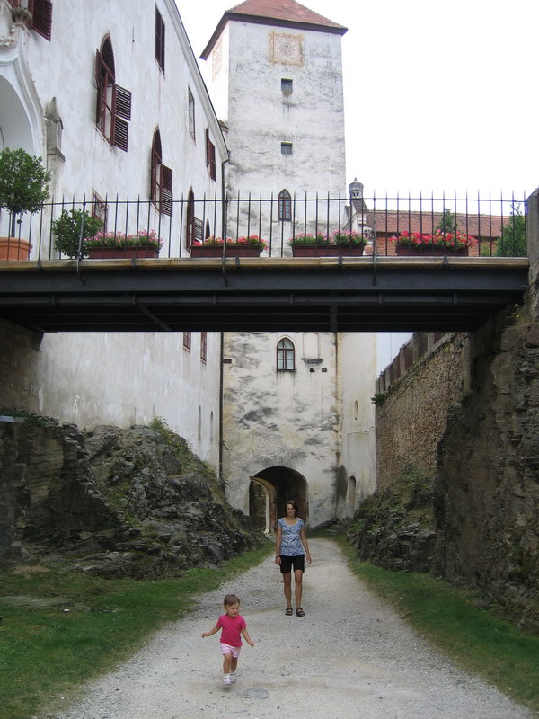 hrad Btov