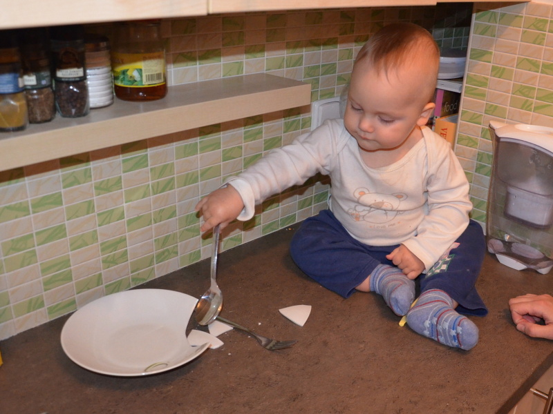 Ondra tak mltil do tale, a ho rozbil